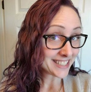 Meet your Posher, Jenn